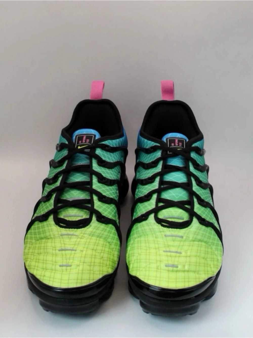 Nike Air Vapomax Plus “Aubra Green” and a Pink Pull Tab